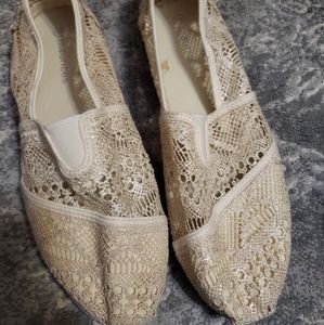 Maurices tan lace slip on